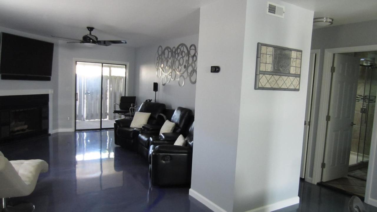 Modern/Retro Condo Highpoint Exterior foto